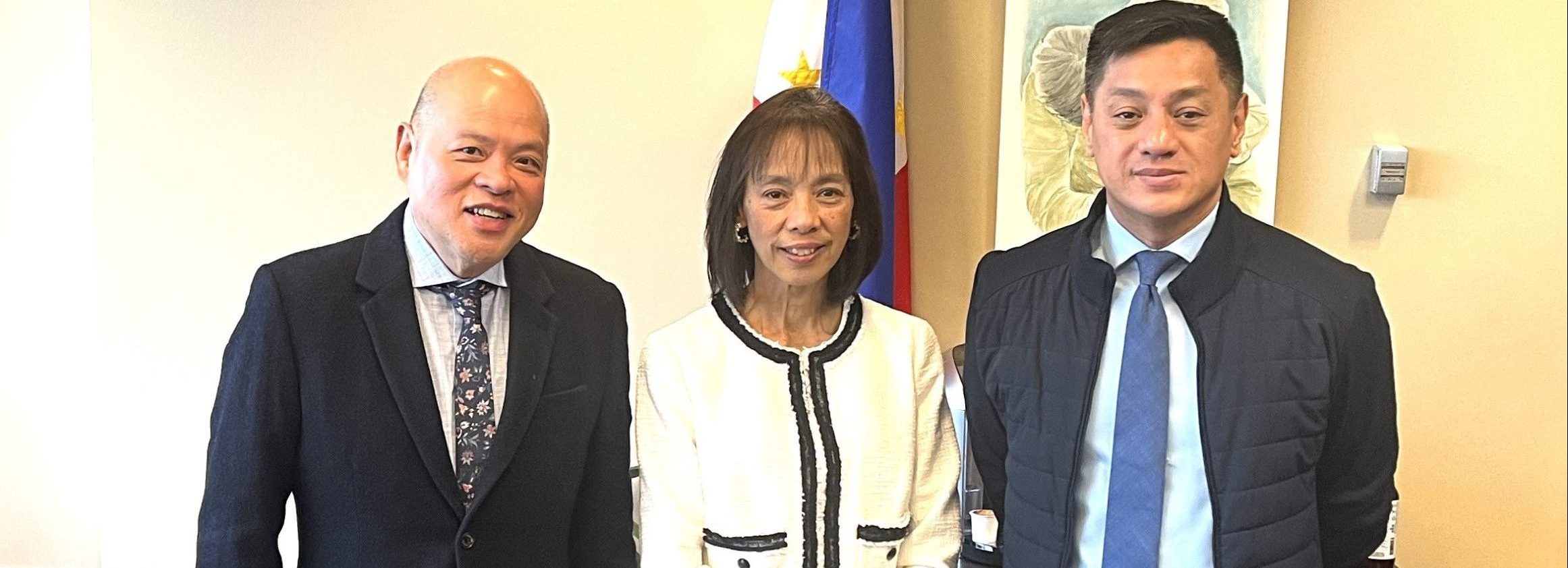 Philippine Airlines Officials Call on Consul General Arlene Magno