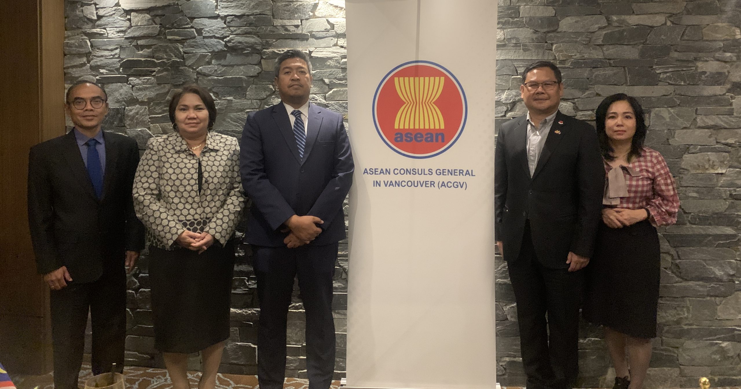 ASEAN Consuls General in Vancouver (ACGV) bid farewell to outgoing Consuls General
