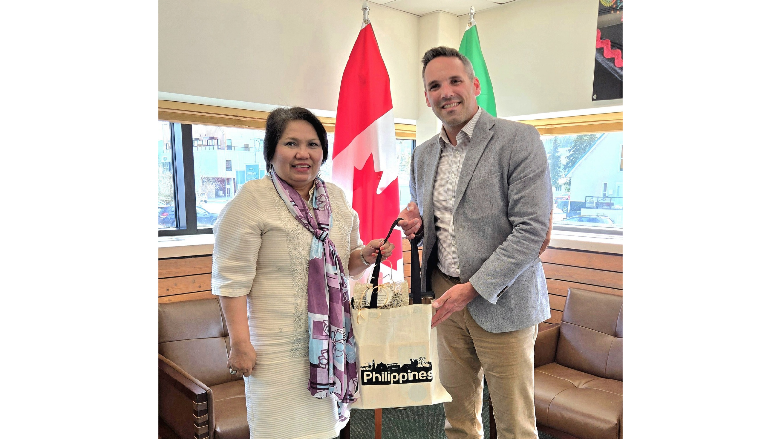 PH Consul General Calls on Yukon Premier to Strengthen Cultural and Economic Cooperation